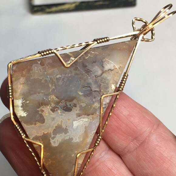 Unique Pendant Handmade Scenic Agate Freeform - Picture 6 of 8